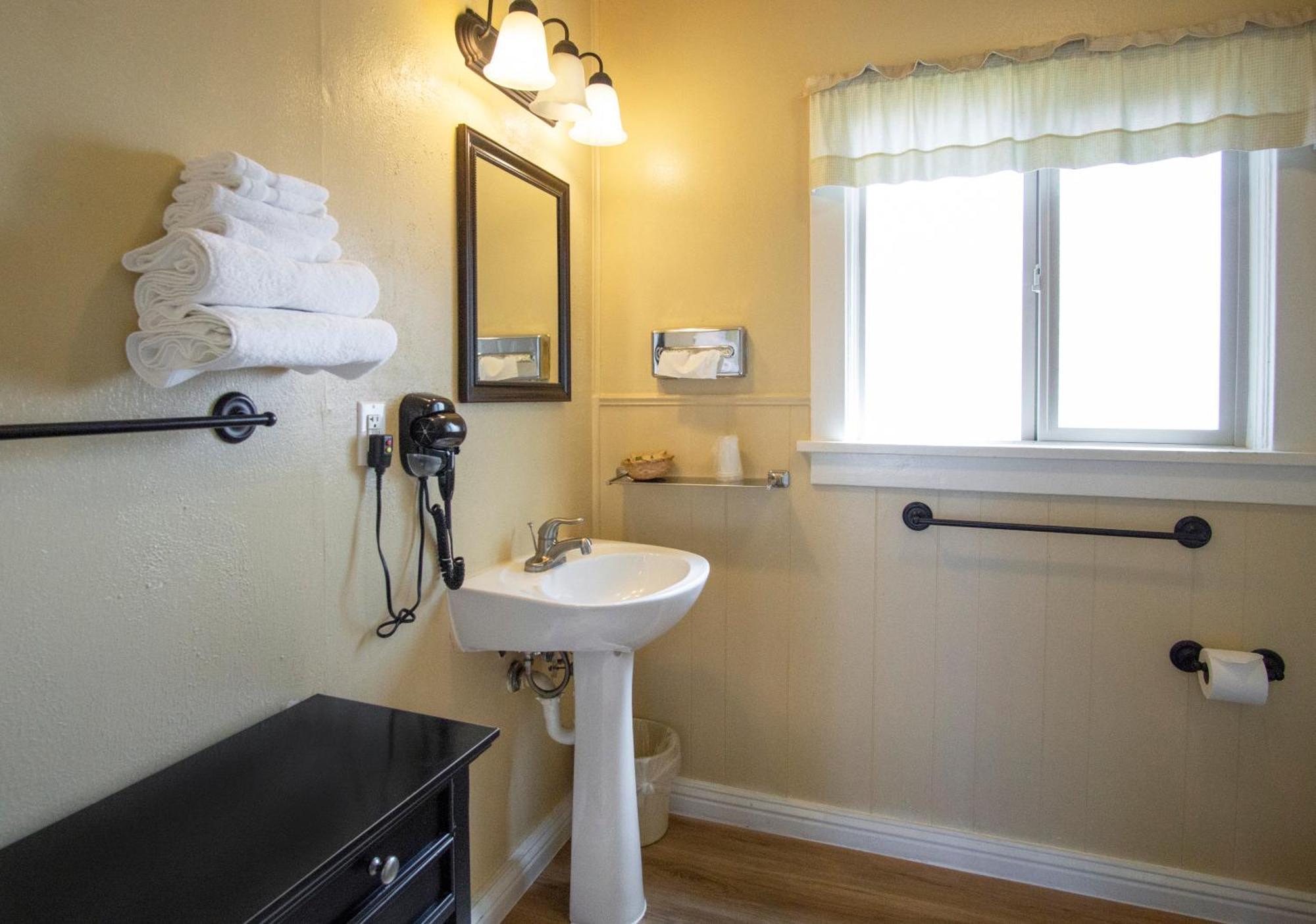 Green Gables Motel & Suites Burney 외부 사진