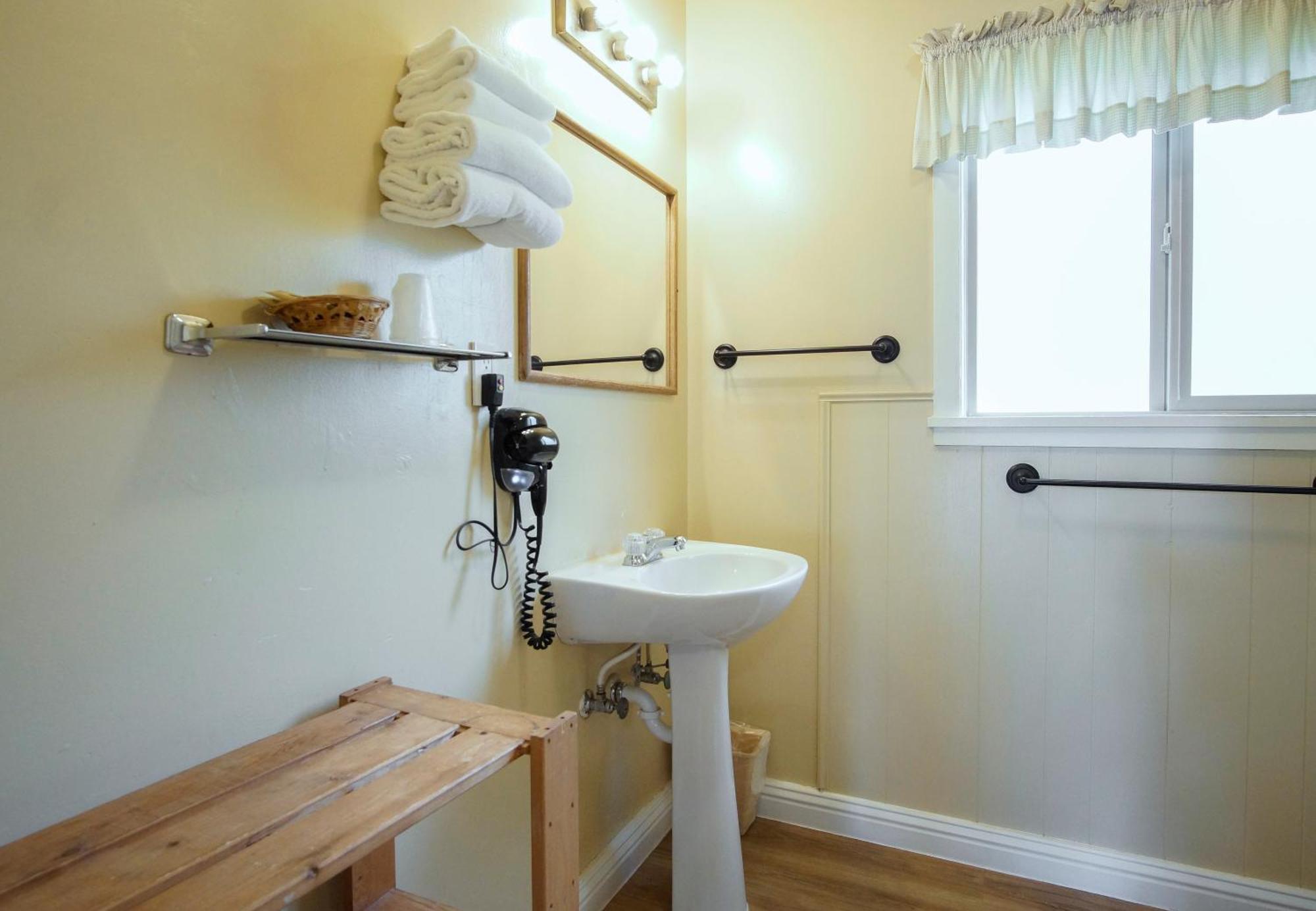 Green Gables Motel & Suites Burney 외부 사진