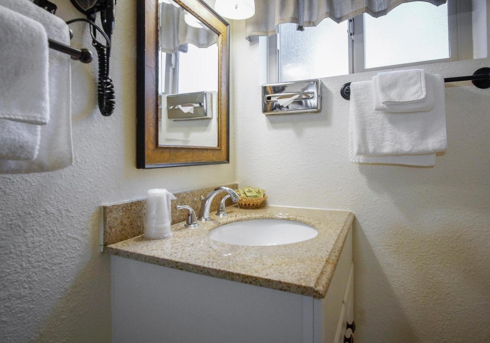 Green Gables Motel & Suites Burney 외부 사진