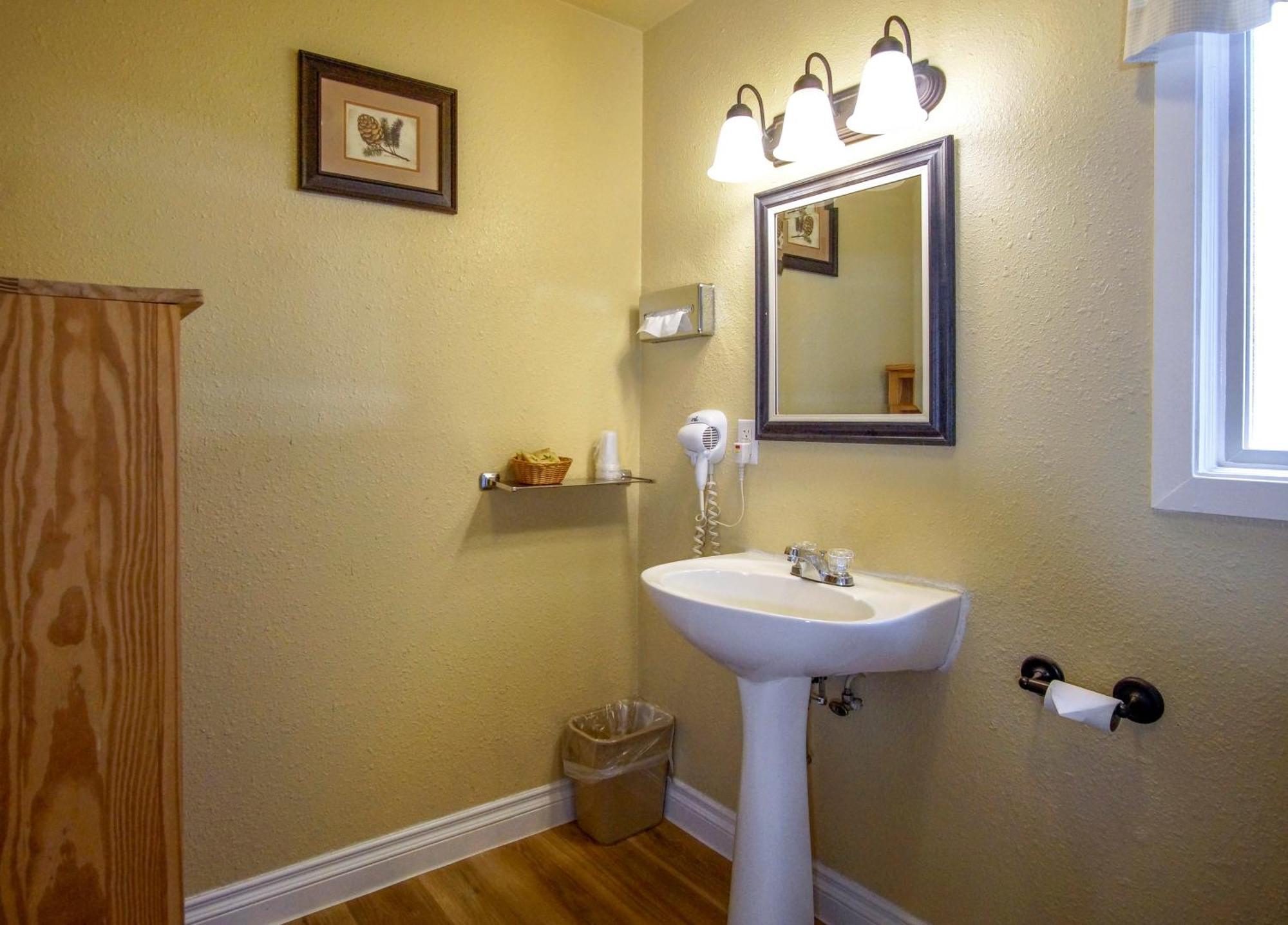 Green Gables Motel & Suites Burney 외부 사진