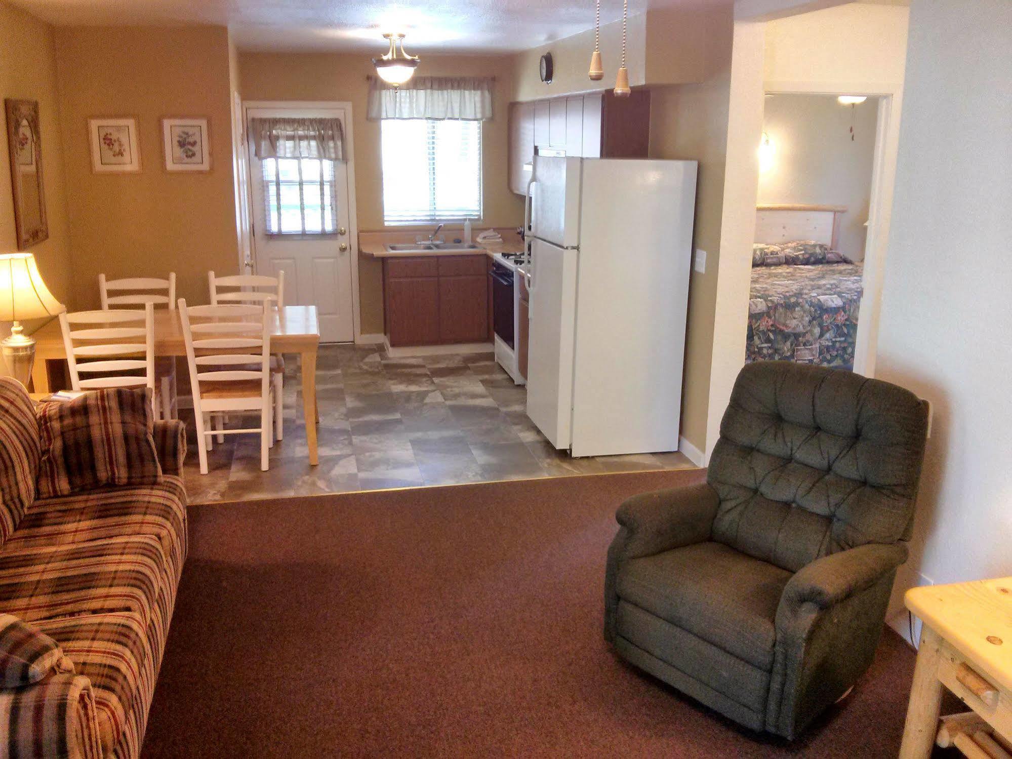 Green Gables Motel & Suites Burney 외부 사진