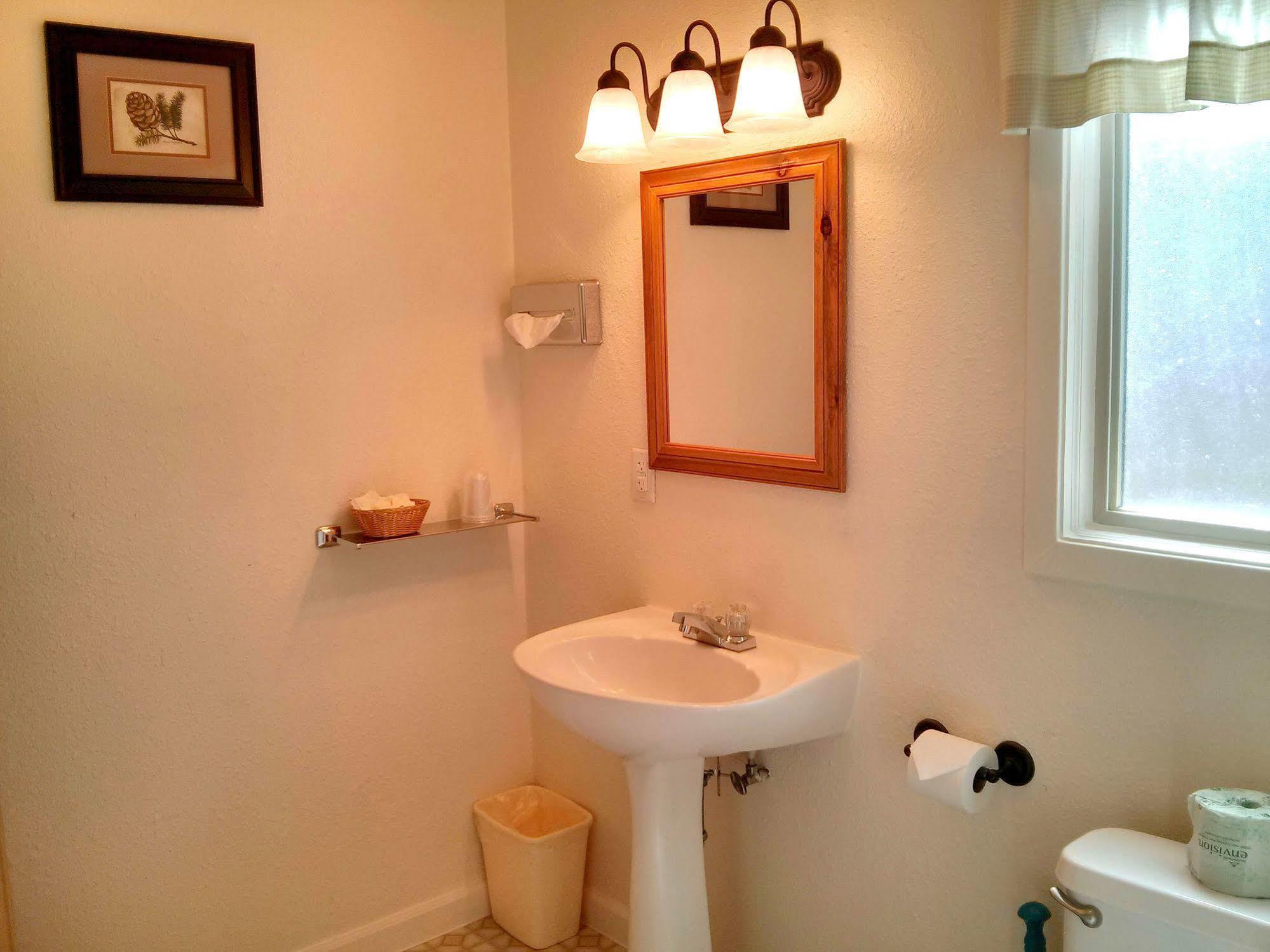 Green Gables Motel & Suites Burney 외부 사진