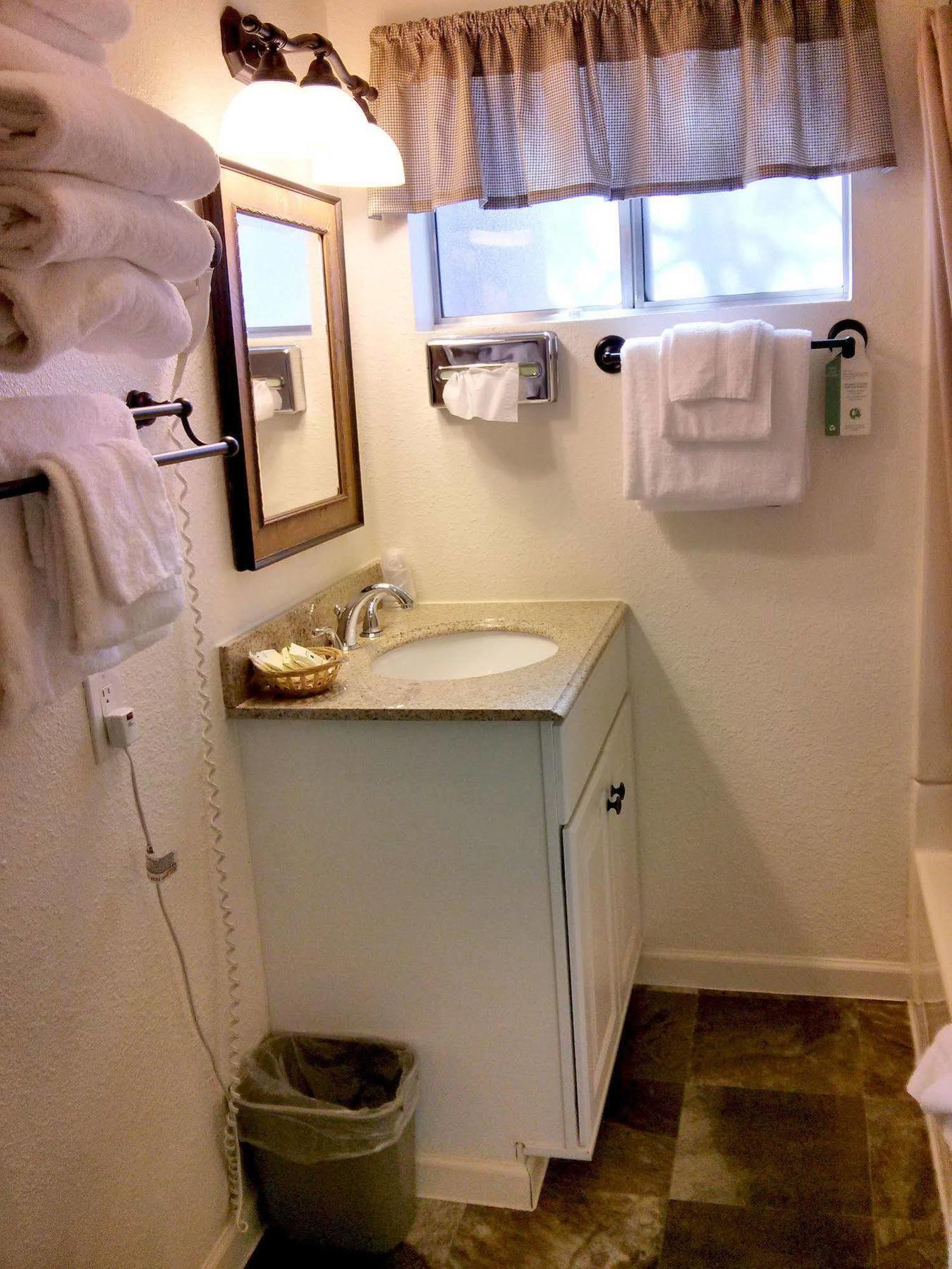 Green Gables Motel & Suites Burney 외부 사진